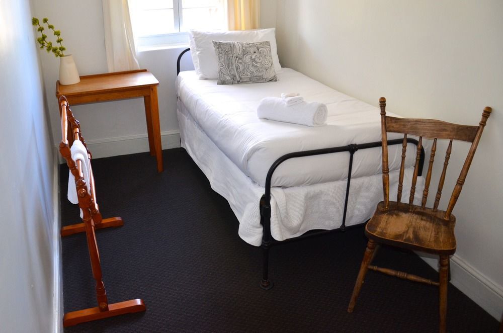 Caledonian Inn Robe Extérieur photo